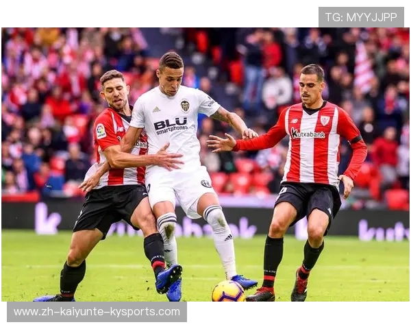 西甲赛程密集赛段对球员体能及战术部署影响研究